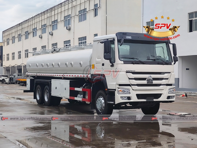 25,000 Litres Diesel Mobile Tank Truck SINOTRUK - SPV-vehicle